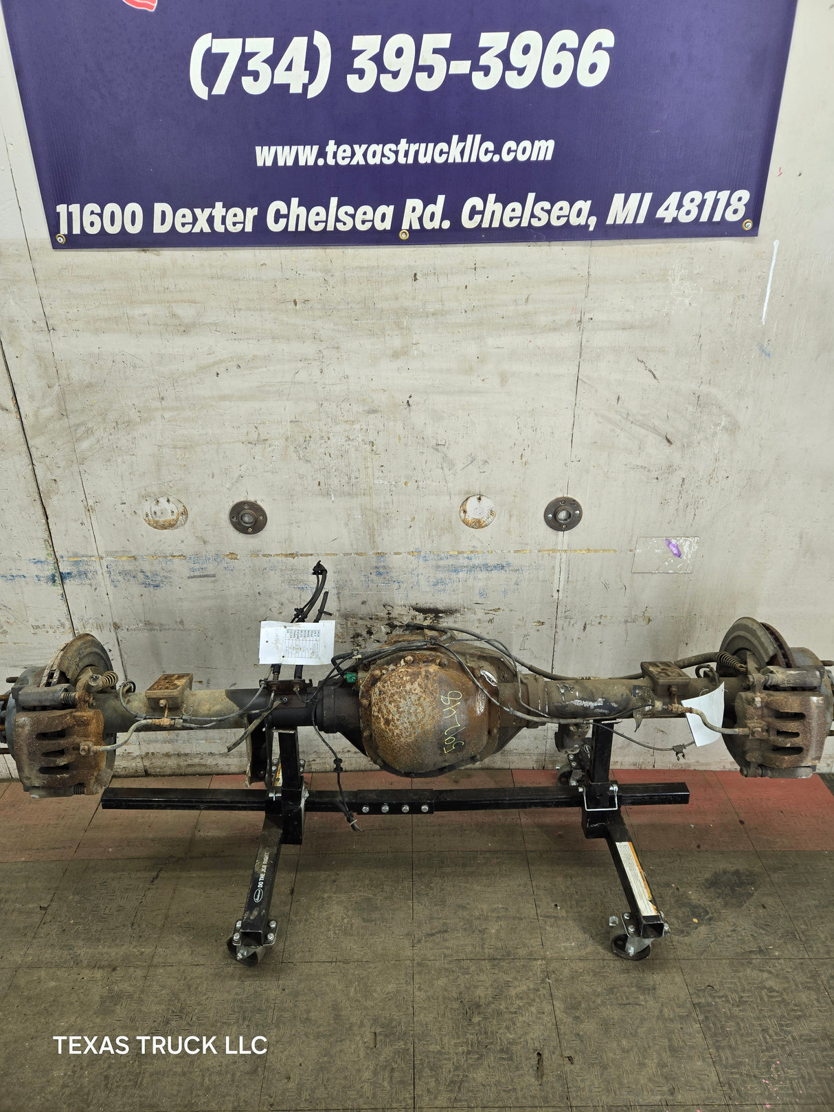 2011-2012 Ford Super Duty F250 F350 Rear Axle 3.73 Gear Ratio Electric Locking Rear End