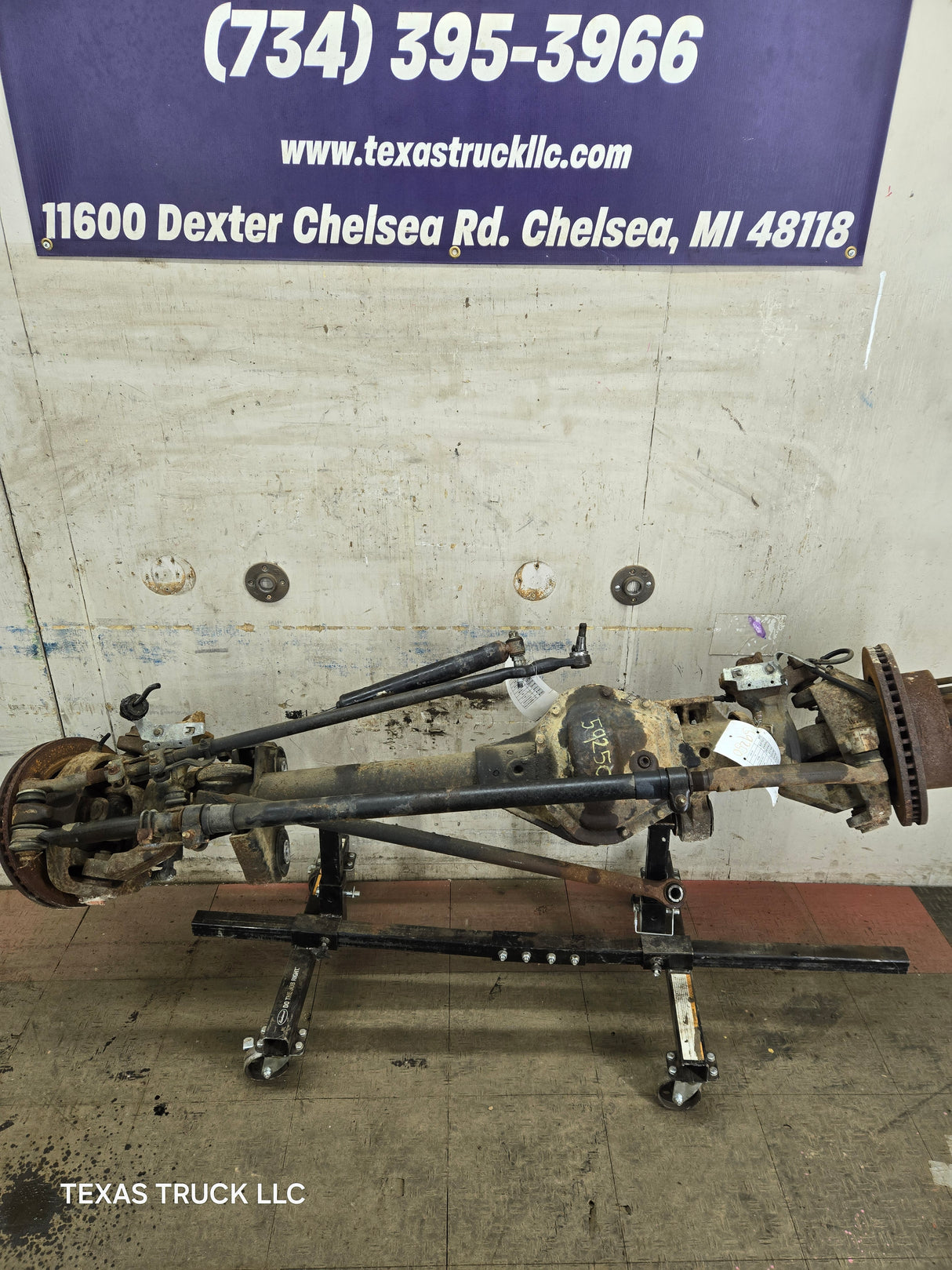 2011-2012 Ford Super Duty F250 F350 Front Axle 3.73 Gear Ratio