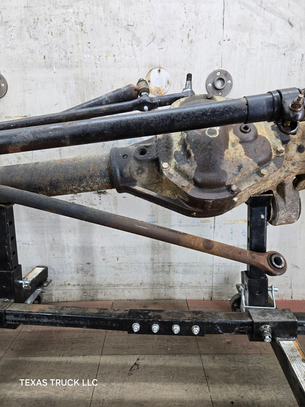 2011-2012 Ford Super Duty F250 F350 Front Axle 3.73 Gear Ratio