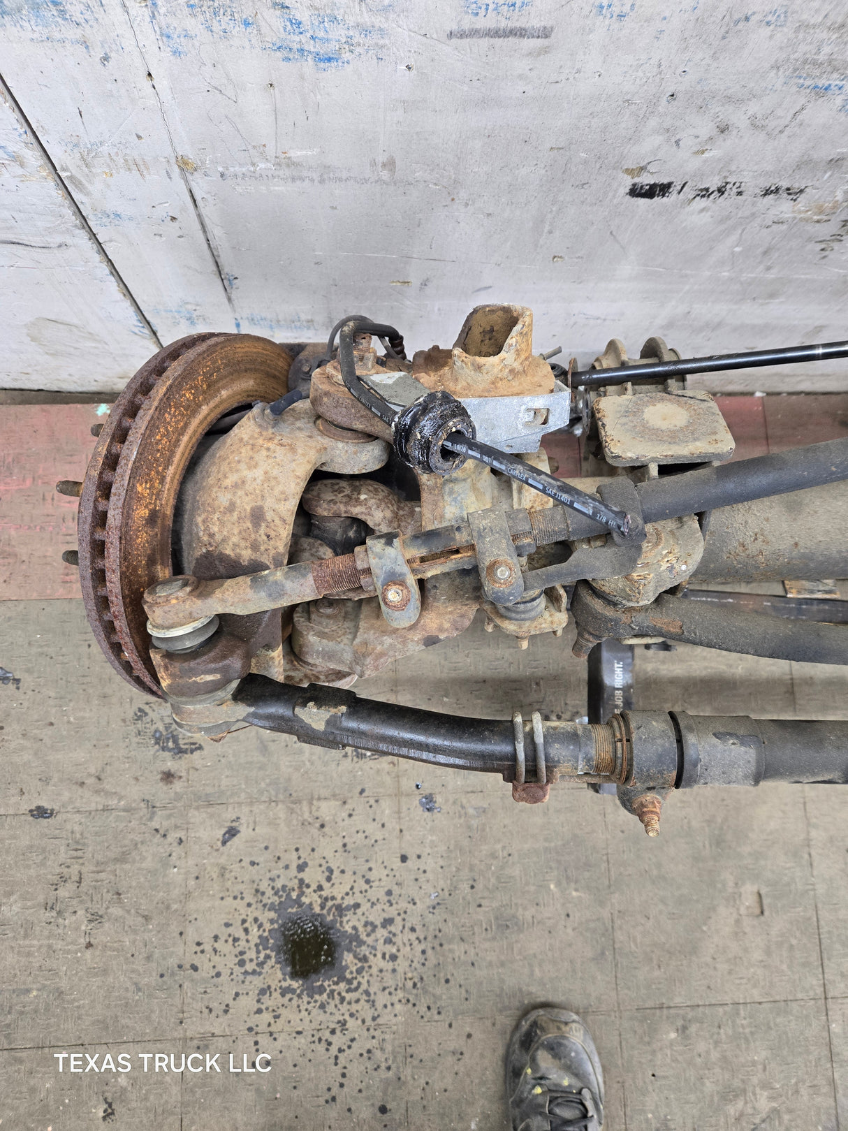 2011-2012 Ford Super Duty F250 F350 Front Axle 3.73 Gear Ratio
