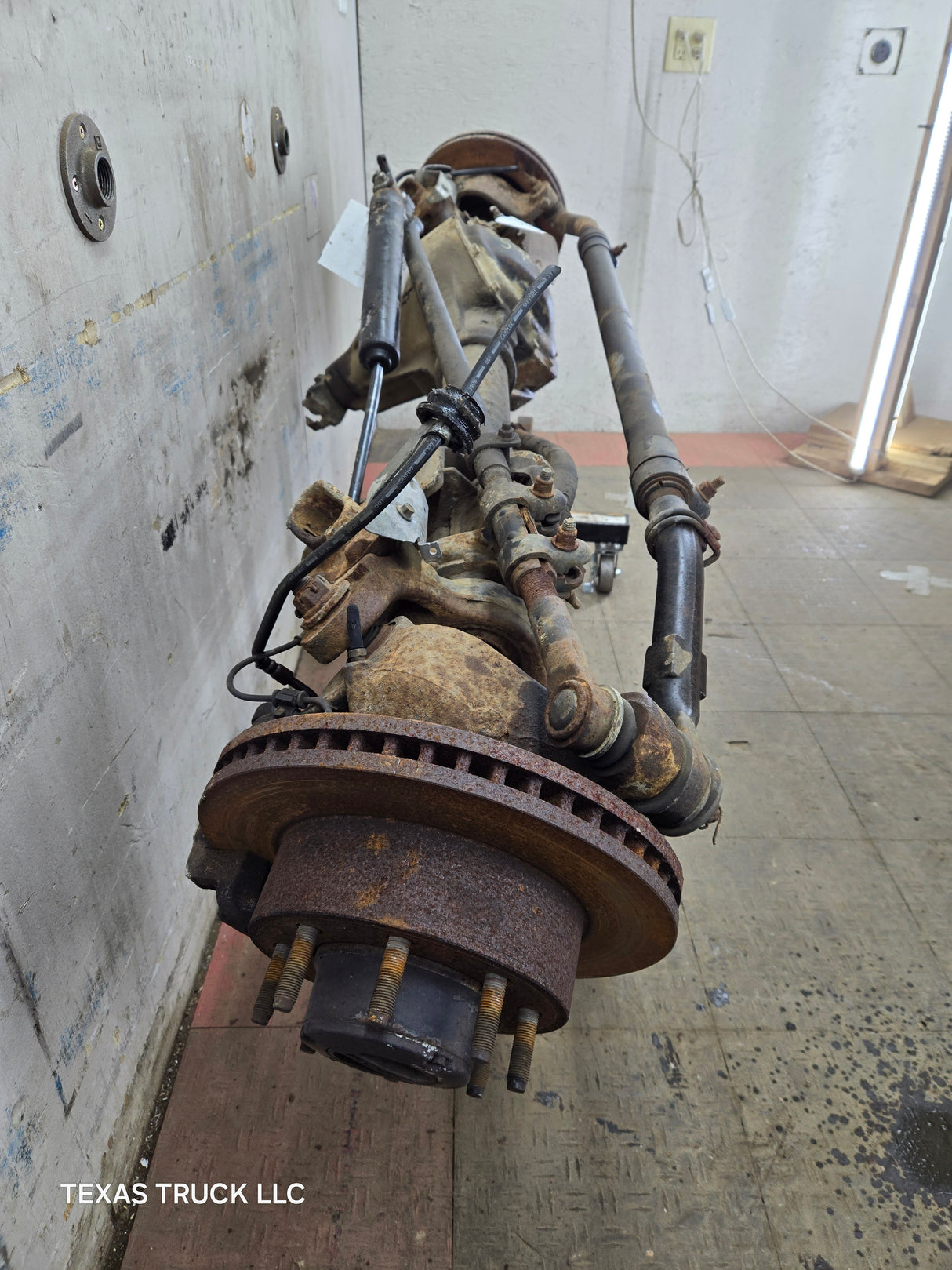 2011-2012 Ford Super Duty F250 F350 Front Axle 3.73 Gear Ratio