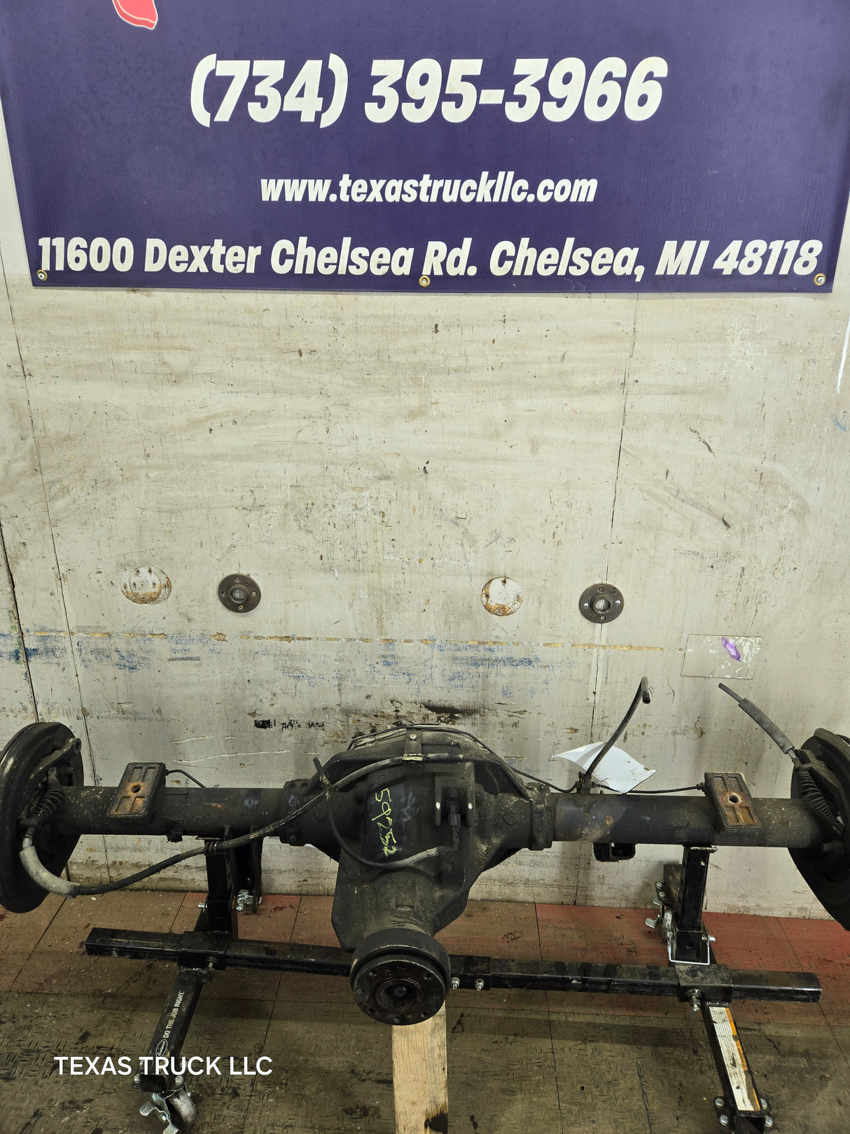 2008-2010 Ford Super Duty F250 F350 SRW Rear Axle 3.73 Gear Ratio