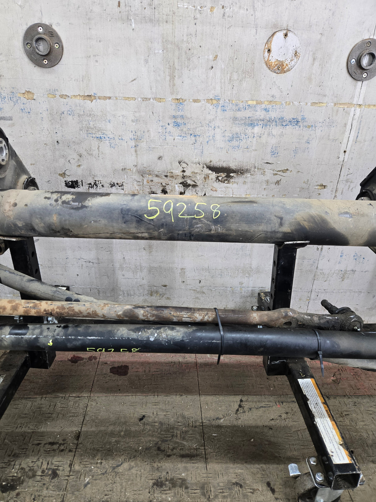 2005-2016 Ford Super Duty F450 F550 FRONT Axle 2wd