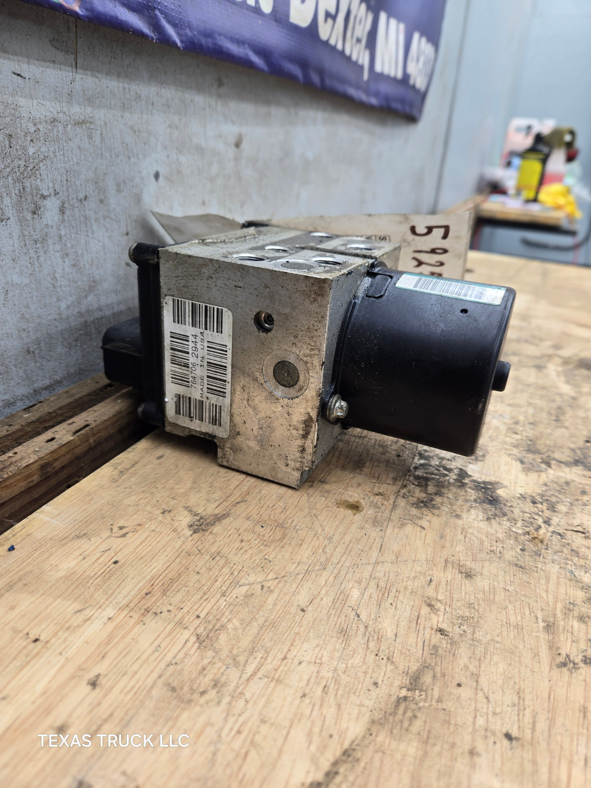 2005-2007 Ford Super Duty F250 F350 ABS Pump Module Control Assembly - 5C34-2C346-AJ
