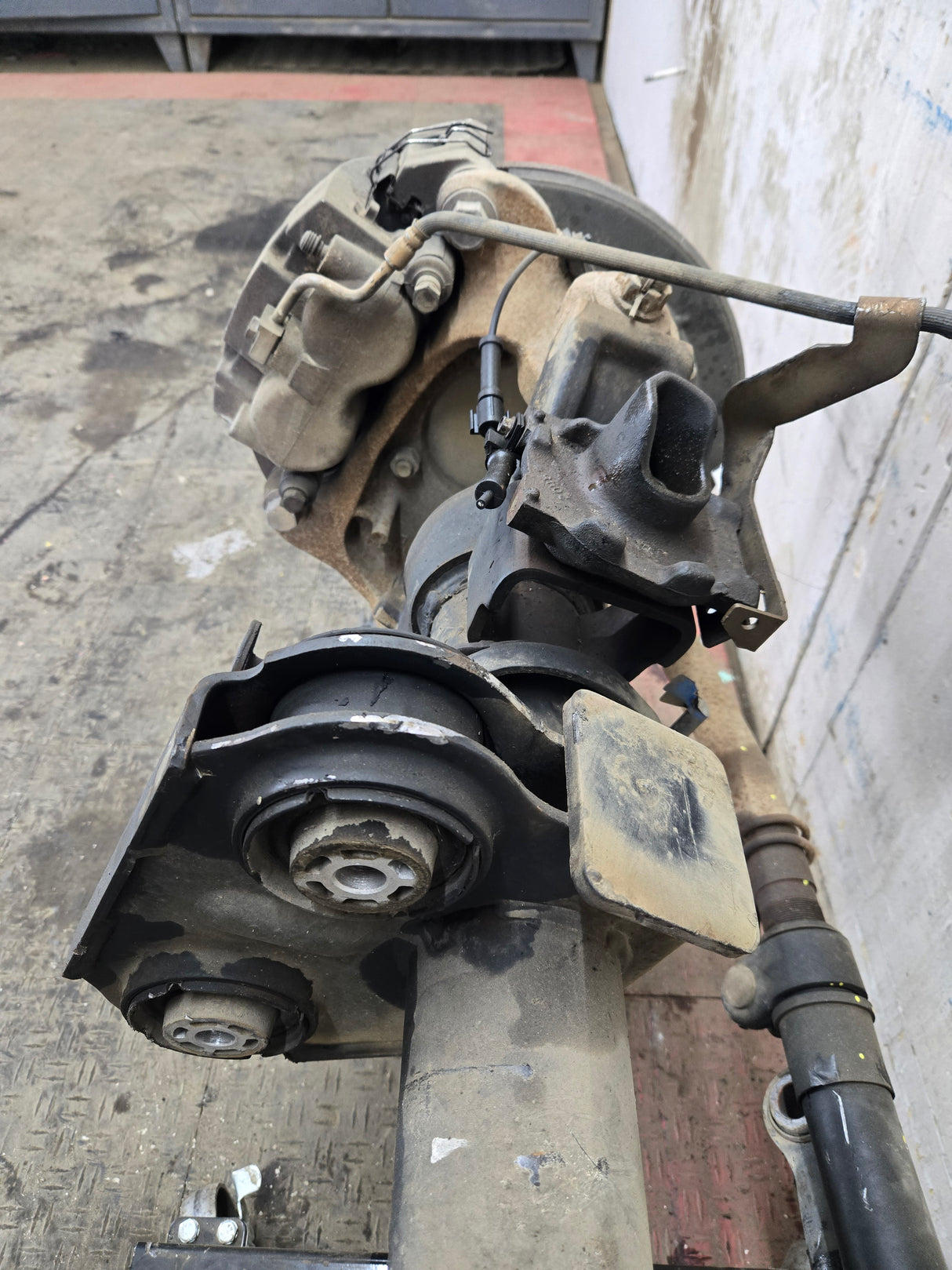 2005-2016 Ford Super Duty F450 F550 FRONT Axle 2wd