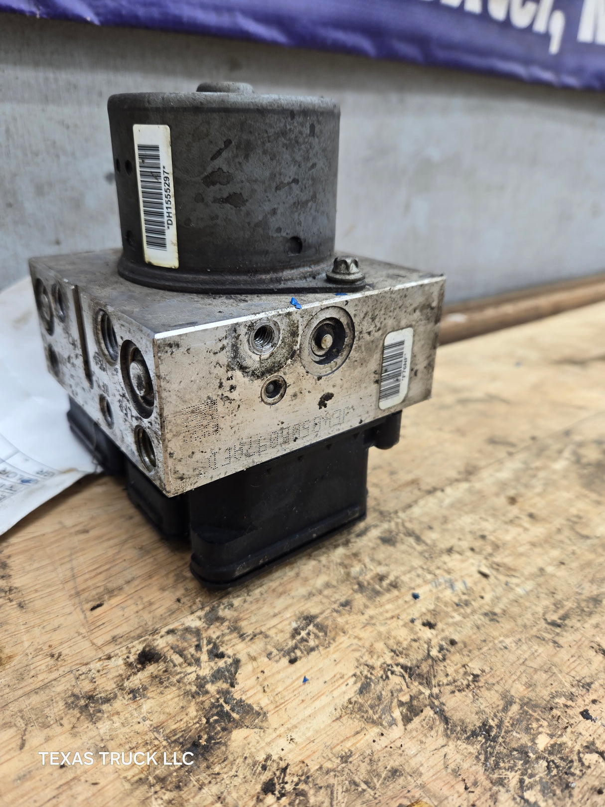 2016 Ford Super Duty F350 F450 F550 DC34-2C346-AD ABS Pump Module Control Assembly