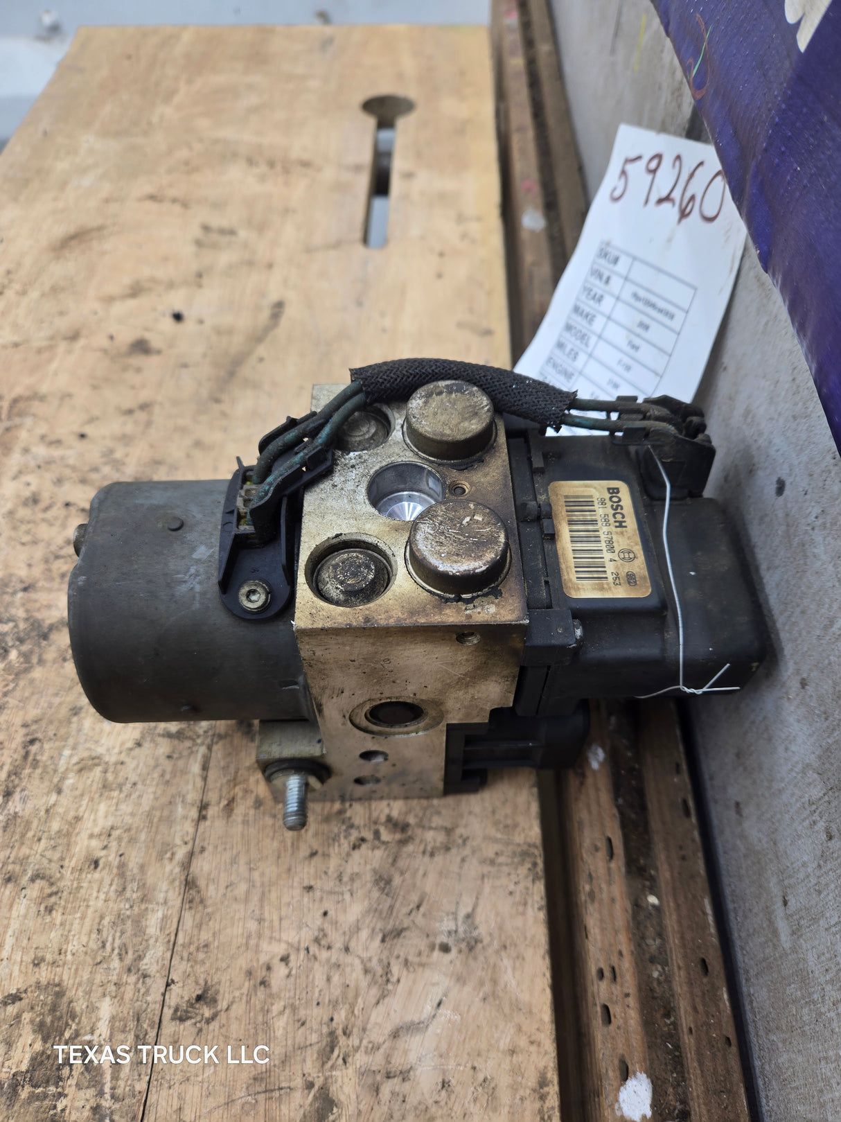 2005-2006 Ford F150 ABS Pump Module Control Assembly