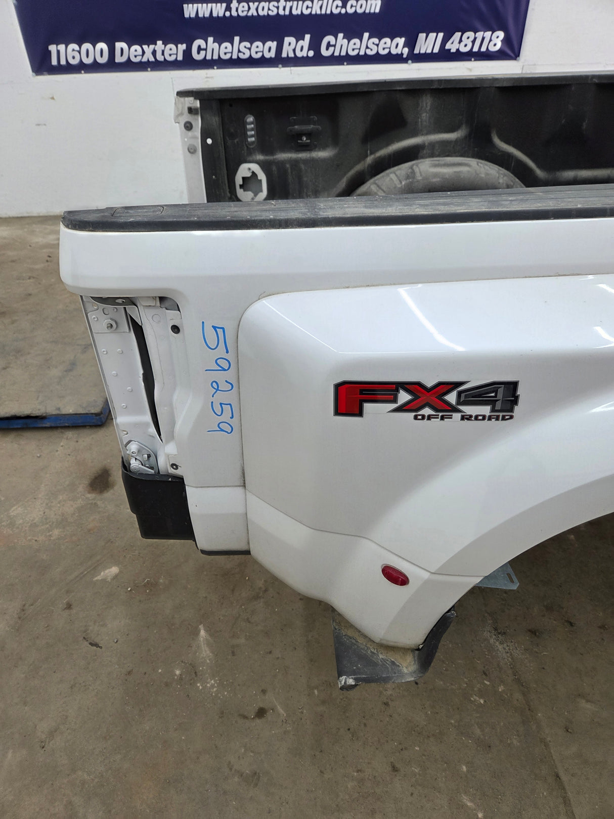 2017-2022 Ford Super Duty F350 F450 F550 8' Dually Bed