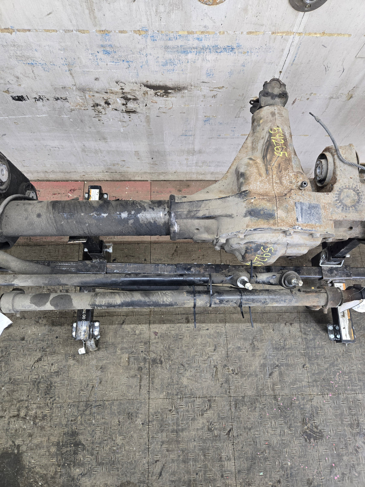 2005-2010 Ford Super Duty F350 DRW Dually FRONT Axle 3.73 Gear Ratio