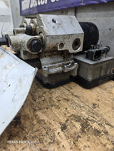 1998 GMC C2500 C3500 ABS Pump Module Control Assembly - 12765501