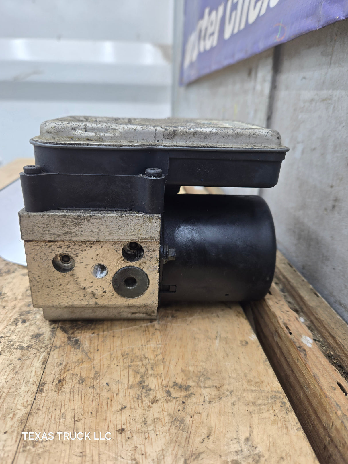 2003-2006 Chevrolet Silverado GMC ABS Pump Module Control Assembly - 13567146
