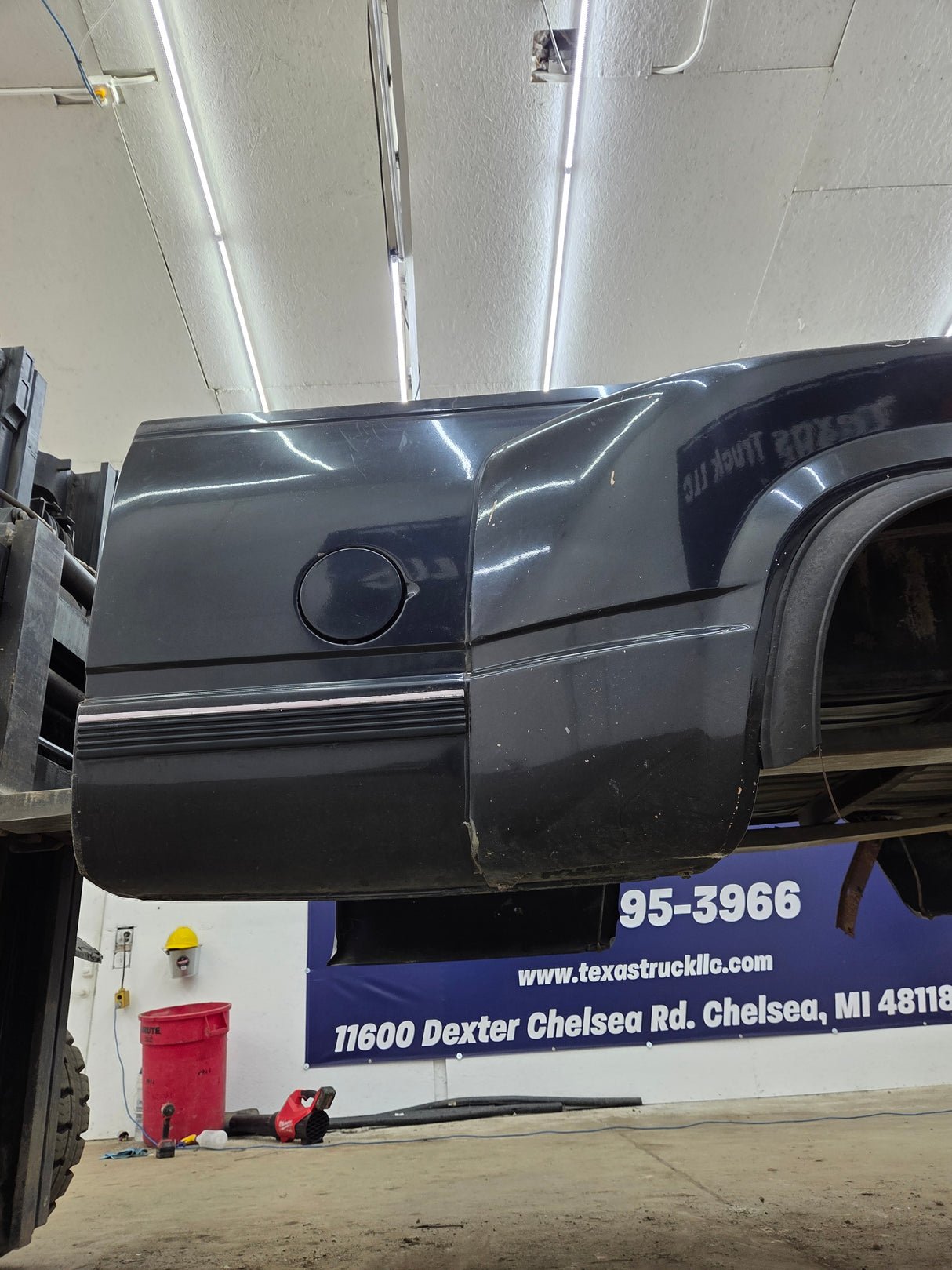 1988-2000 Chevrolet Silverado / GMC Sierra 3500 OBS 8' Dually Truck Bed - Black