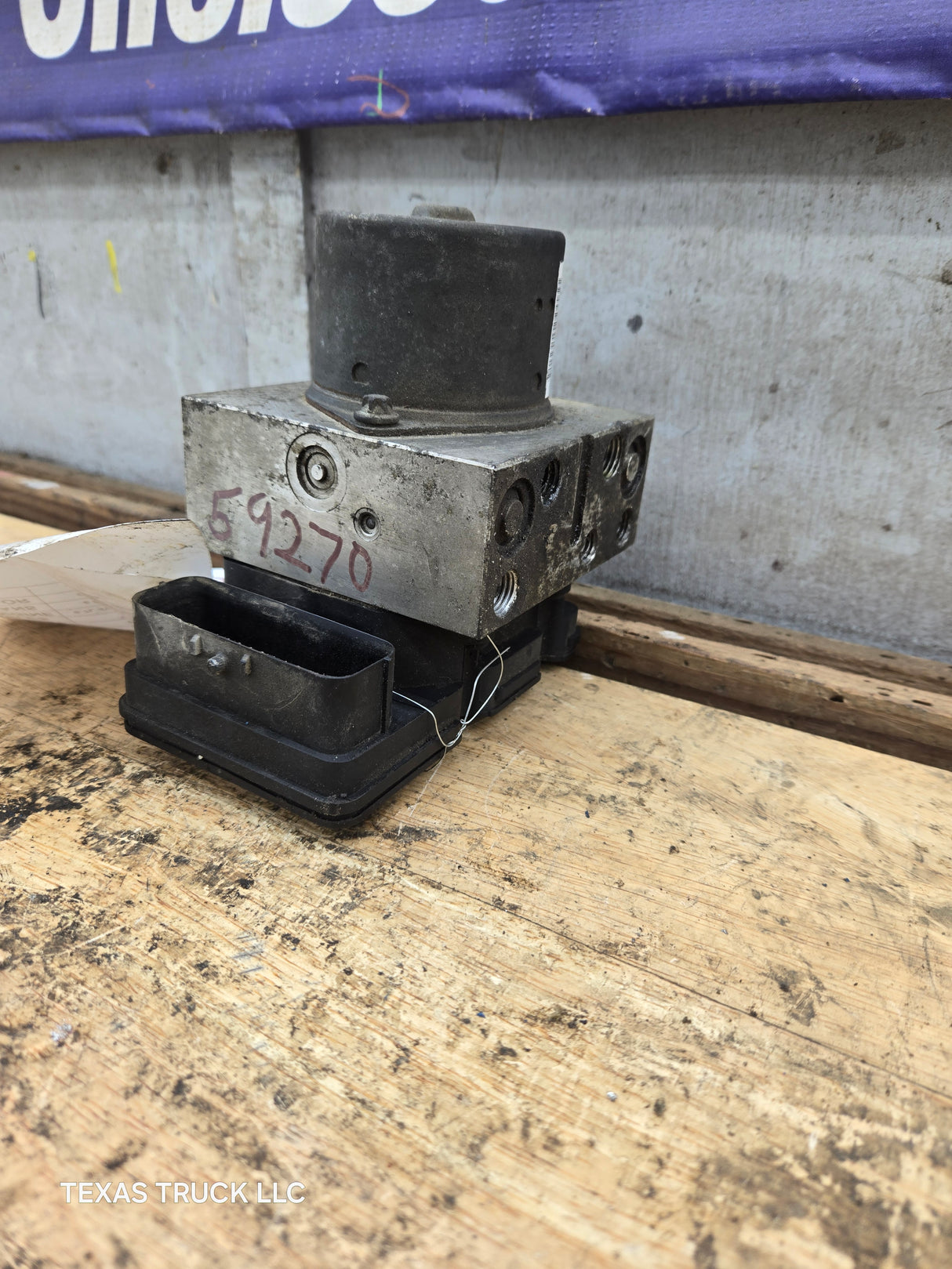 2012 Ford Super Duty F450 F550 ABS Pump Module Control Assembly - BC34-2C346-AG