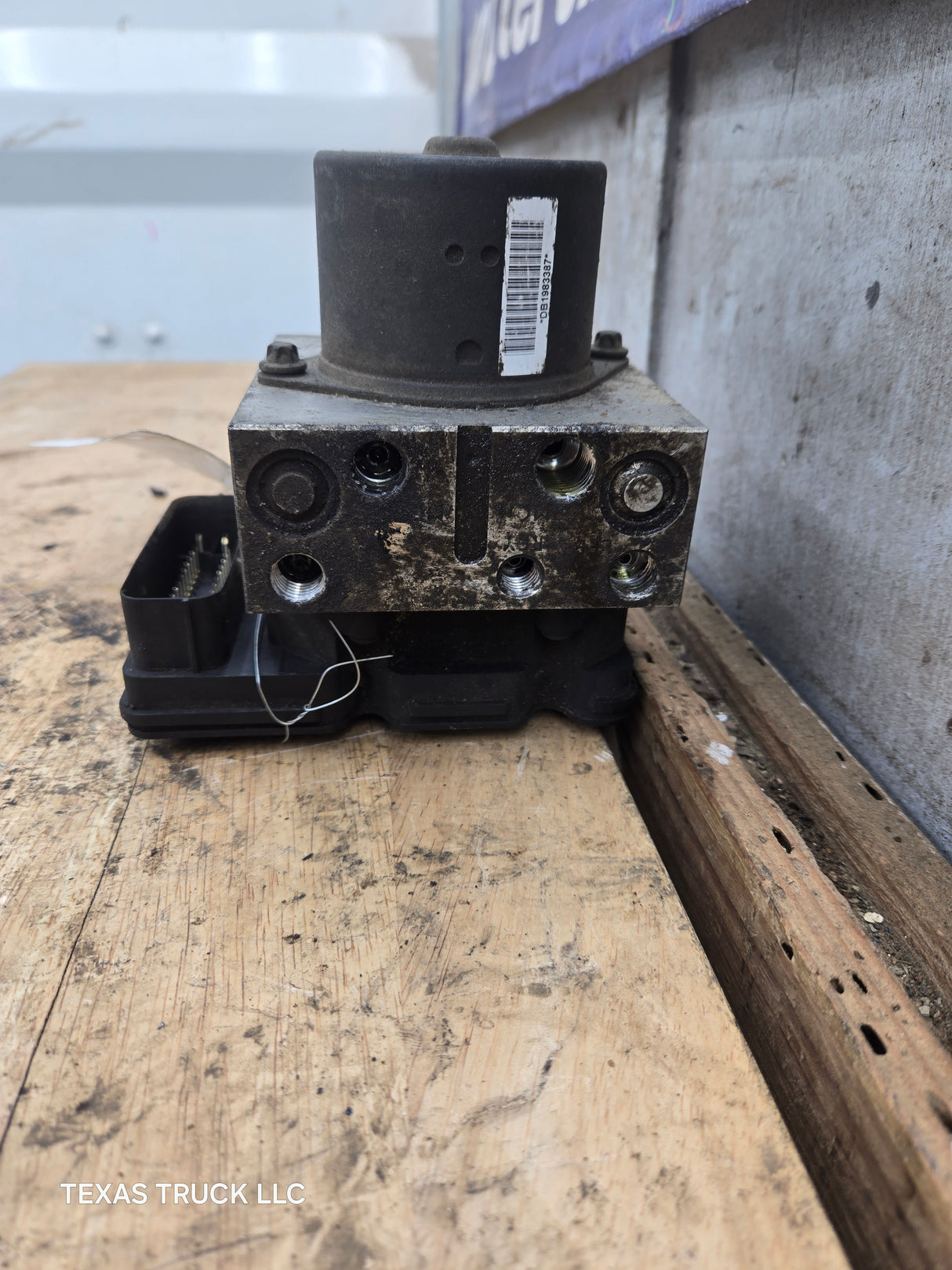 2012 Ford Super Duty F450 F550 ABS Pump Module Control Assembly - BC34-2C346-AG