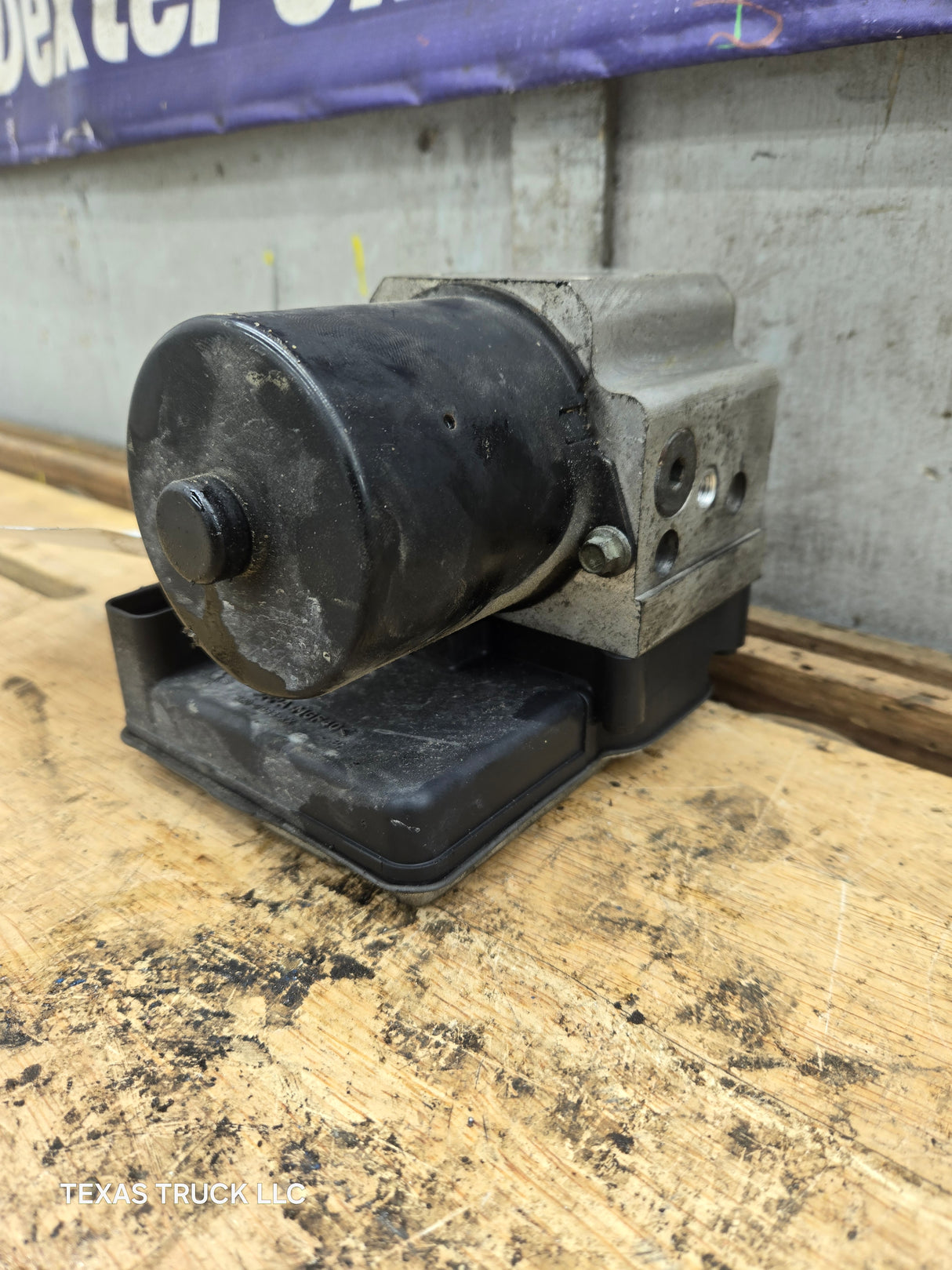 2003-2006 Chevrolet Silverado GMC ABS Pump Module Control Assembly - 13567147