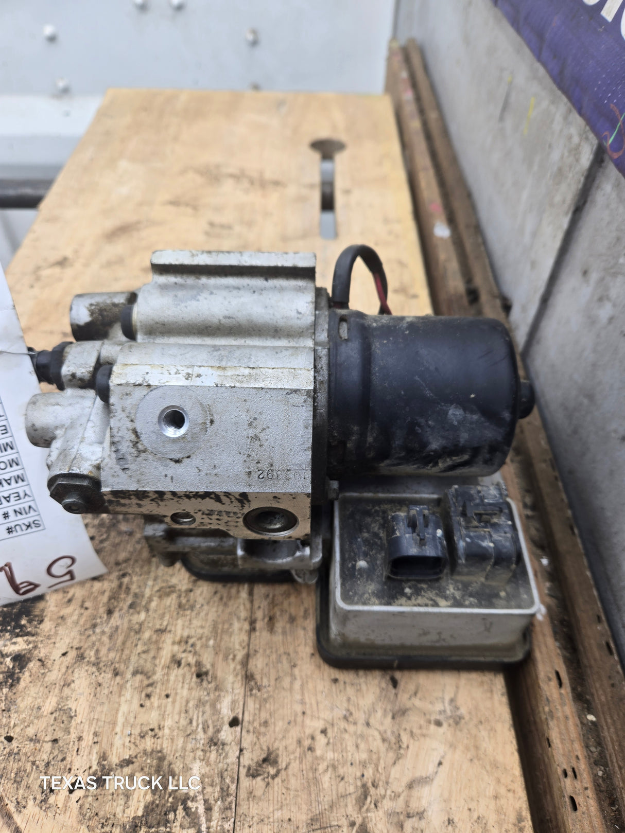 2000 GMC C2500 C3500 ABS Pump Module Control Assembly