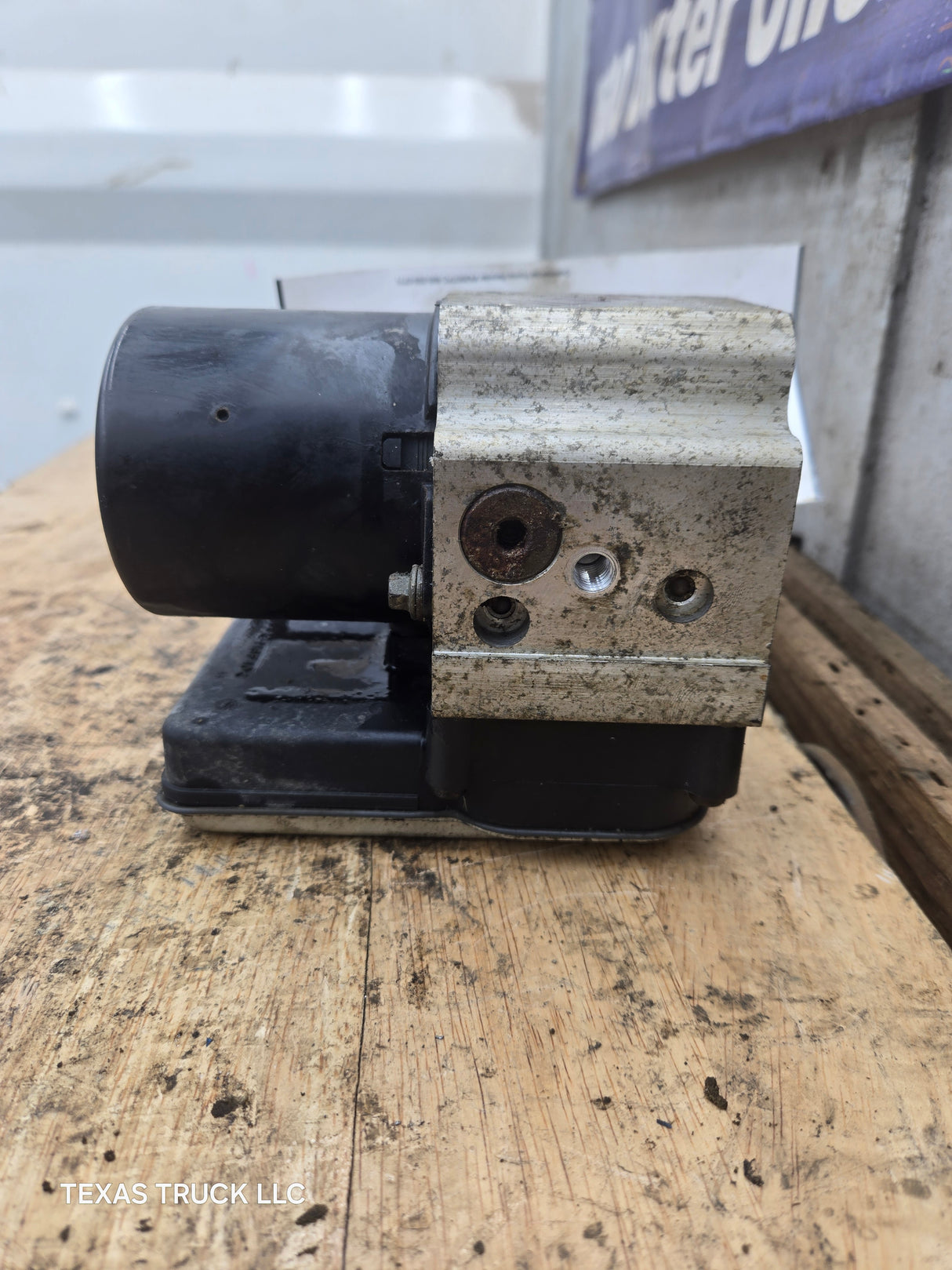 2003-2006 Chevrolet Silverado GMC ABS Pump Module Control Assembly - 13567145