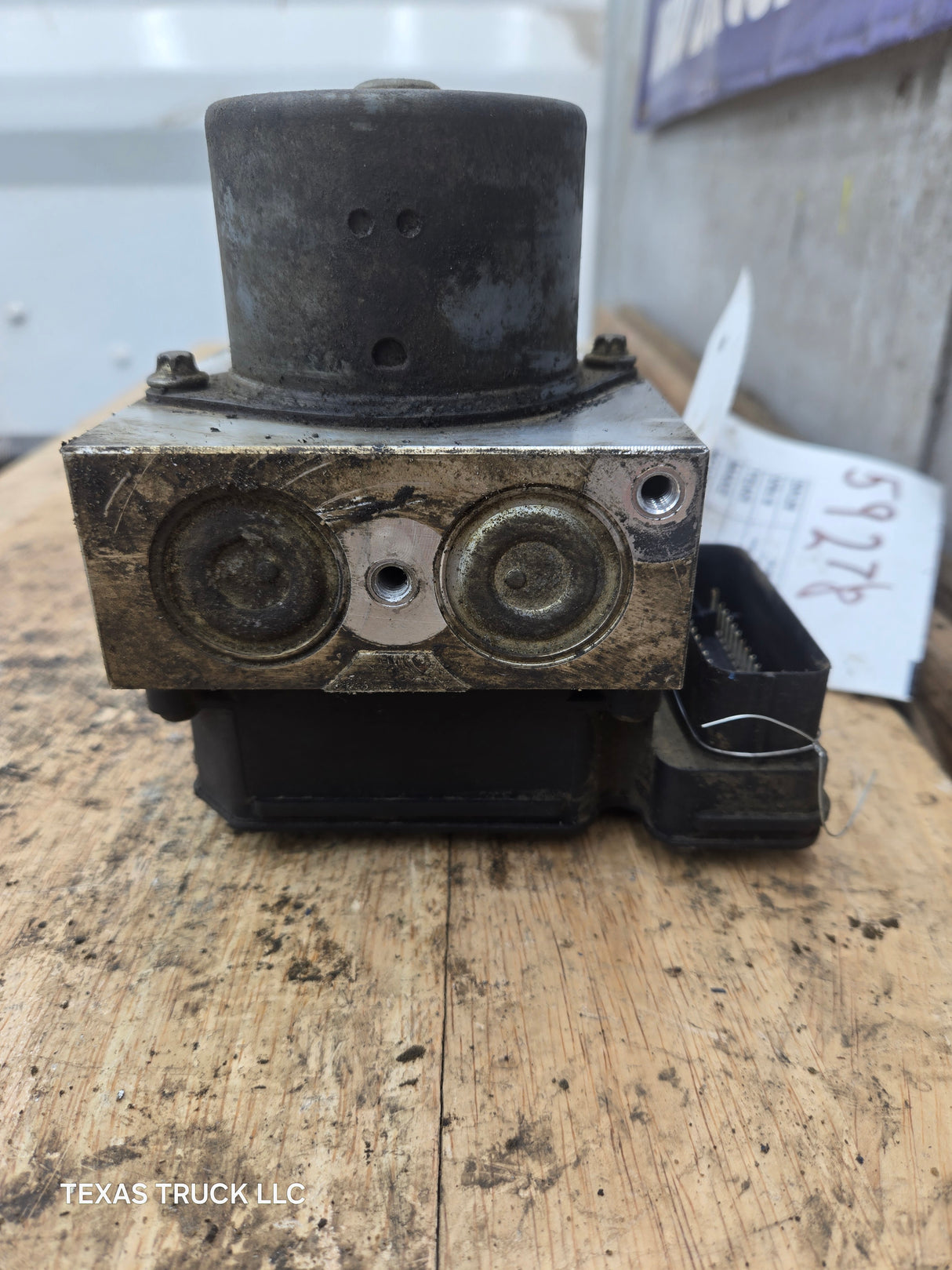 2012 Ford Super Duty F450 F550 ABS Pump Module Control Assembly - BC34-2C346-AG