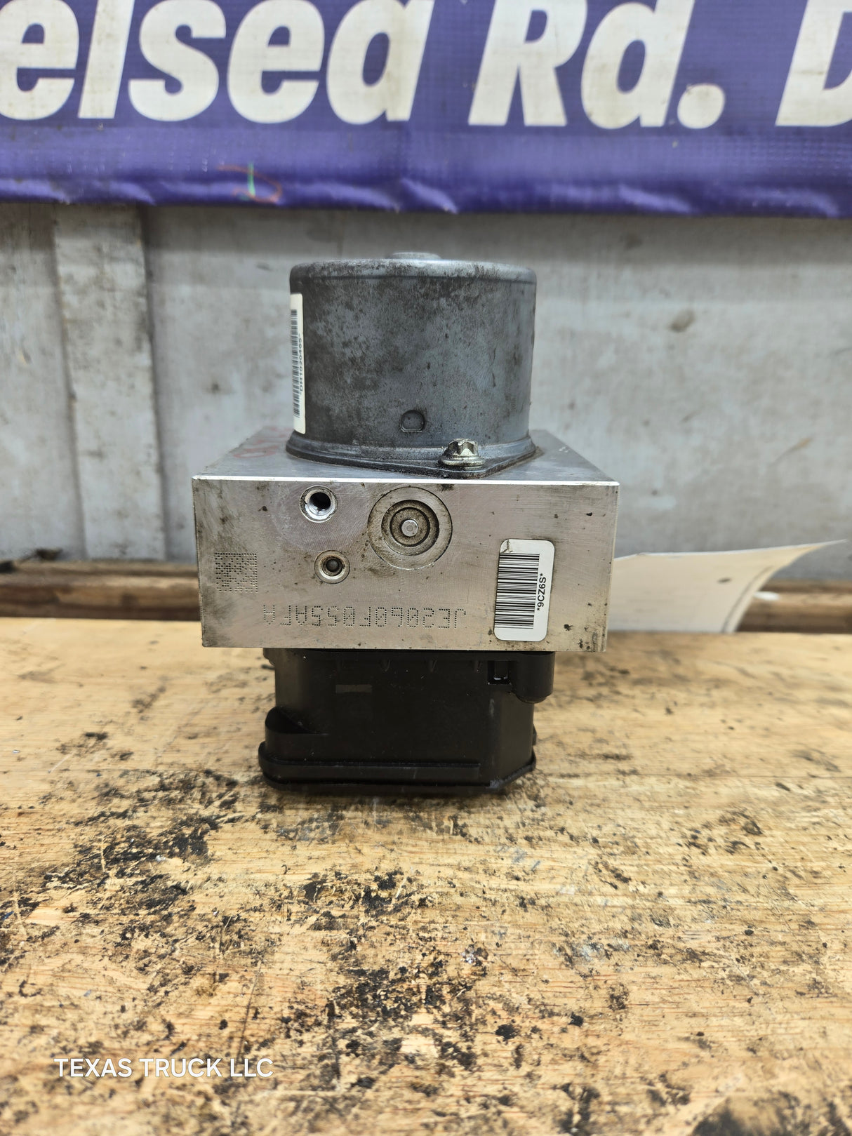 2012 Ford Super Duty F450 F550 ABS Pump Module Control Assembly - BC34-2C346-AH