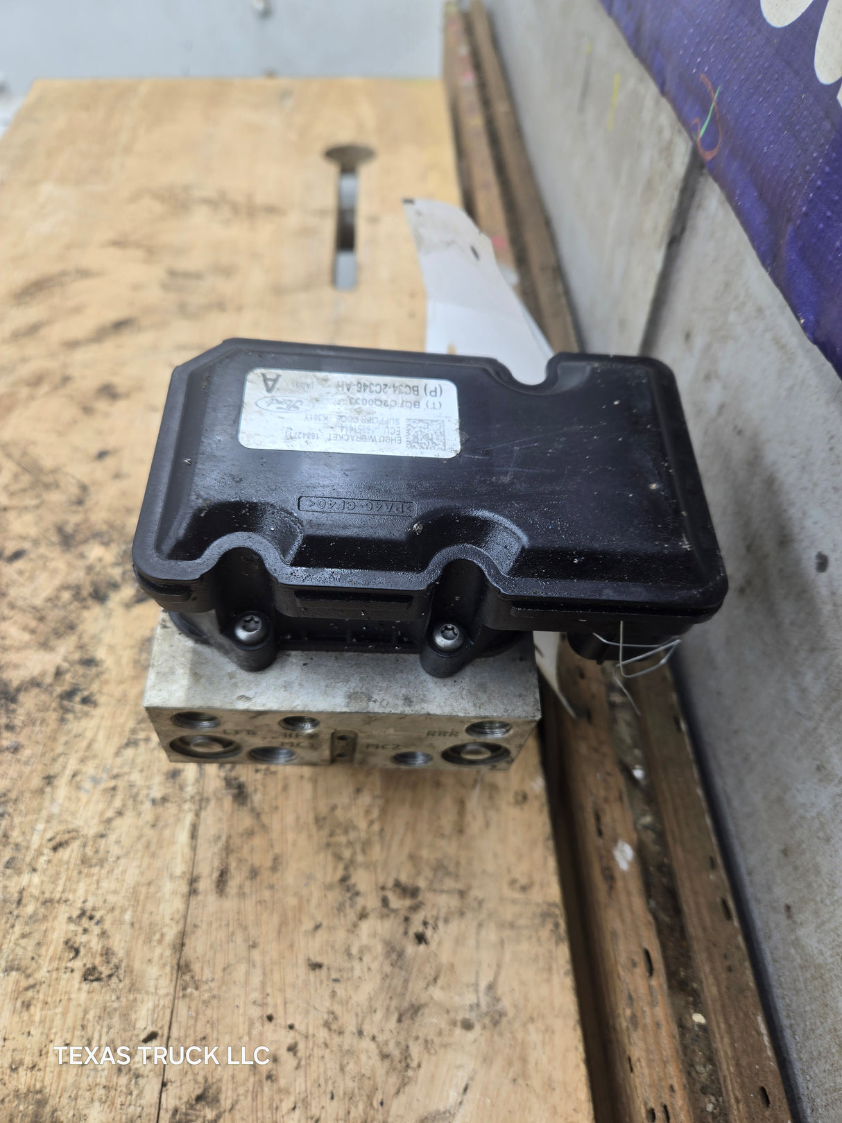 2012 Ford Super Duty F450 F550 ABS Pump Module Control Assembly - BC34-2C346-AH