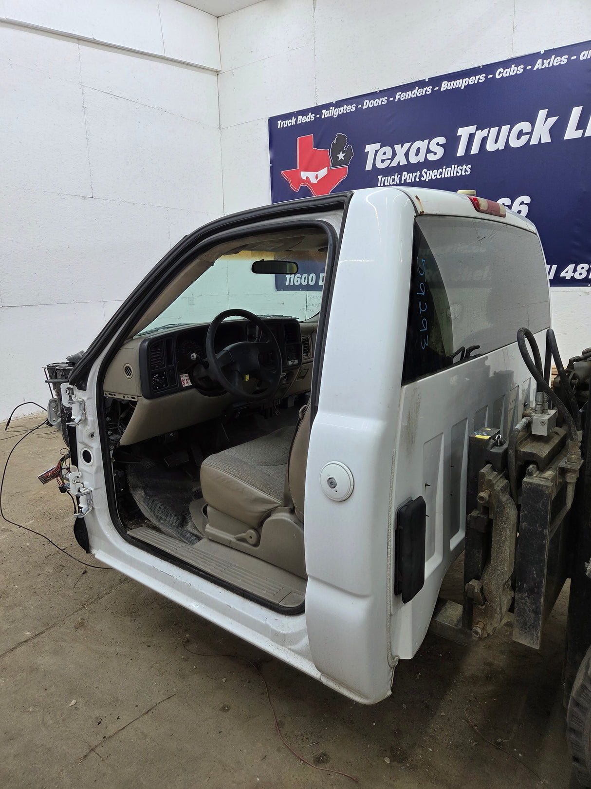 1999-2007 Chevrolet Silverado / GMC Sierra 1500 2500 HD 3500HD Regular Cab Body