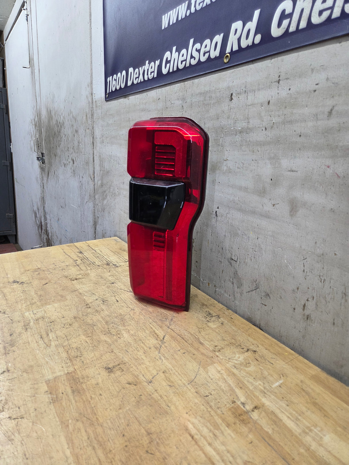 2023-2026 Ford Super Duty F250 F350 RH Incandescent Passenger Side Tail Light With Bliss PC3B-13B504-BJ
