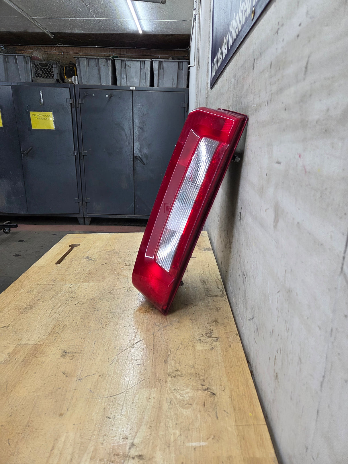 2023-2026 Ford Super Duty Driver Side Tail Light PC3B-13B505-AG F250 F350 F450 F550