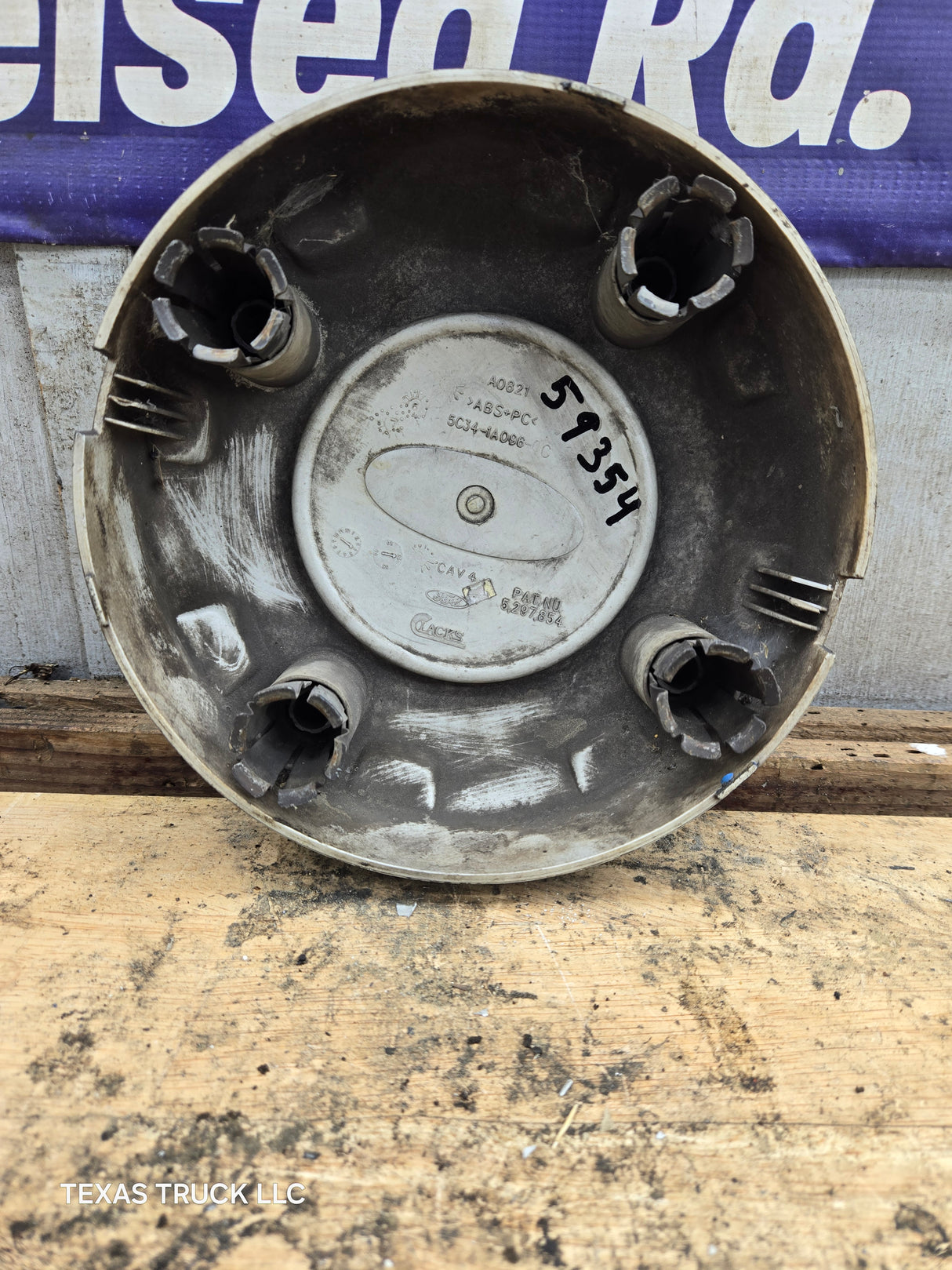2008-2016 Ford Super Duty F250 F350 Center Cap 8 LUG 5C34-1A096-CC