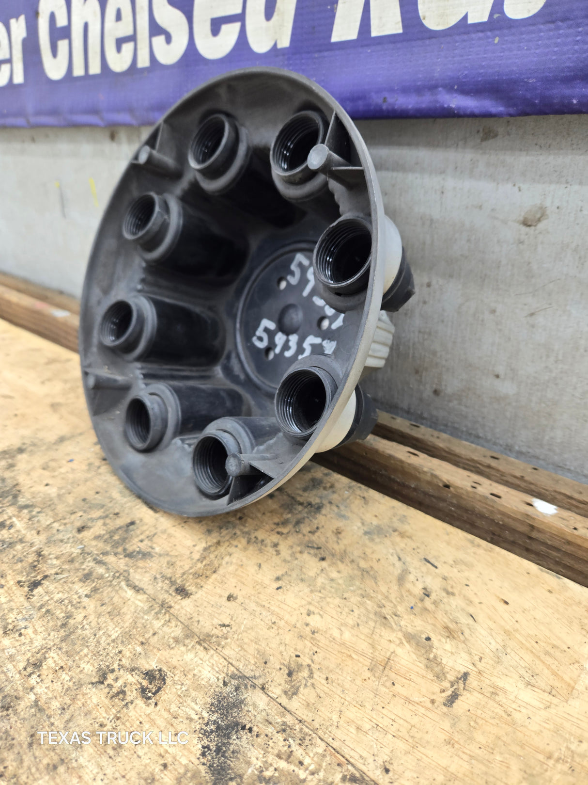 1999-2006 OEM Chevrolet Silverado 8 Lug Wheel Center Hub Cap Lug Cover
