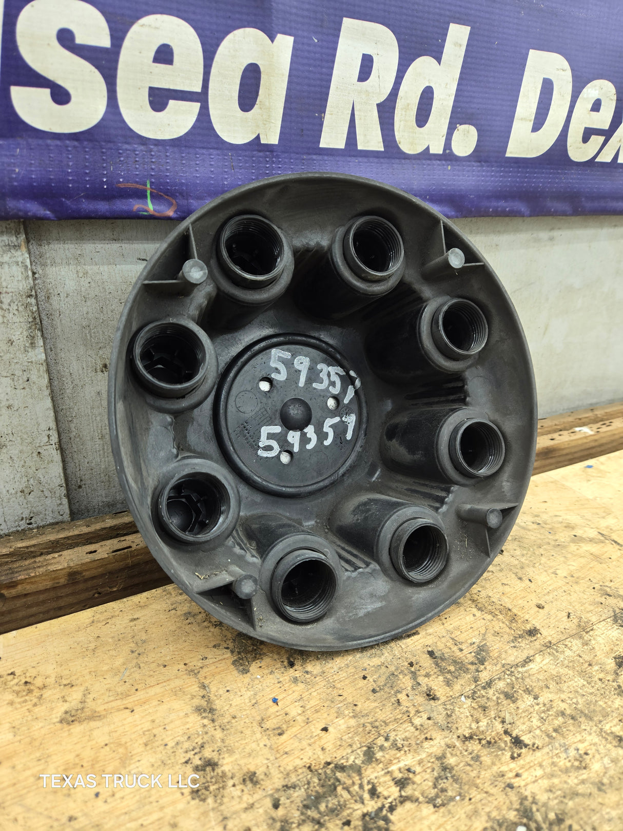 1999-2006 OEM Chevrolet Silverado 8 Lug Wheel Center Hub Cap Lug Cover