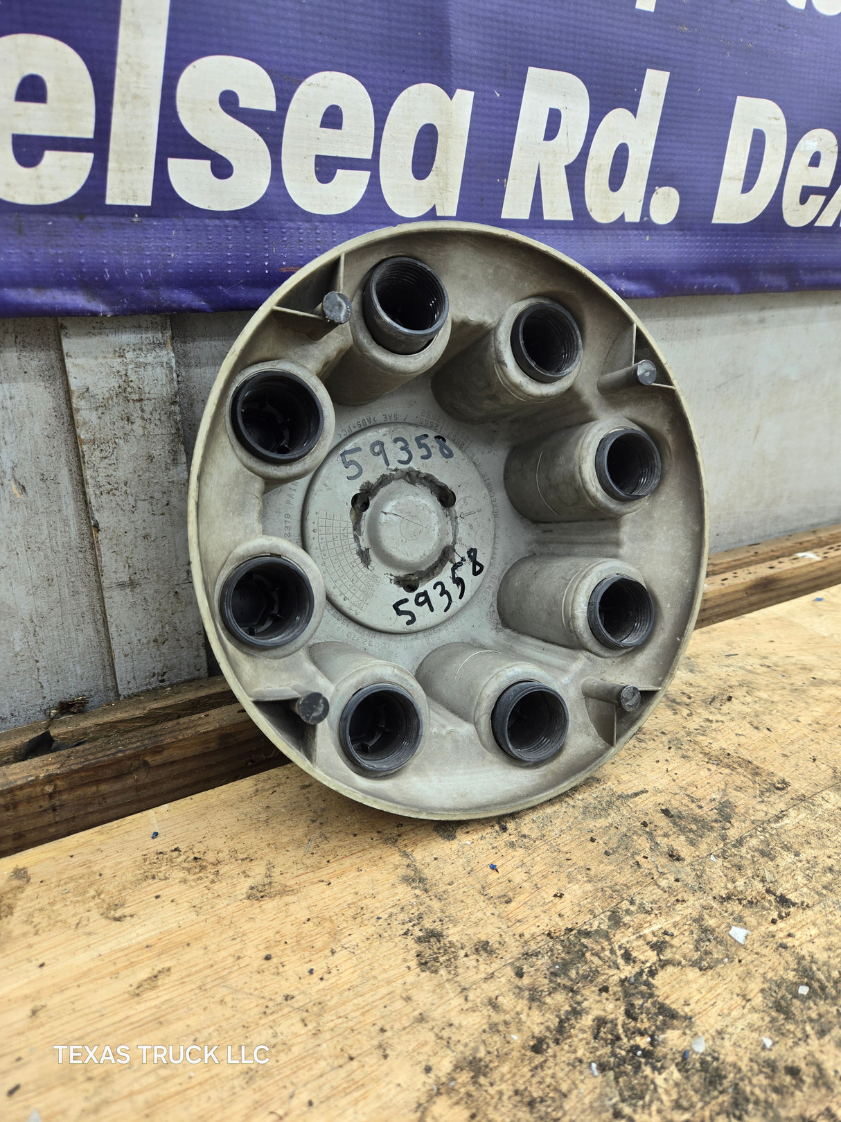 1999-2006 OEM Chevrolet Silverado 8 Lug Wheel Center Hub Cap Lug Cover