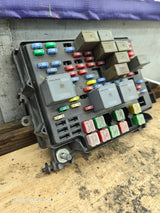 2003-2005 Chevrolet Silverado / GMC Sierra 1500 250 3500 Engine Bay Fuse Box