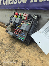 2003-2005 Chevrolet Silverado / GMC Sierra 1500 250 3500 Engine Bay Fuse Box