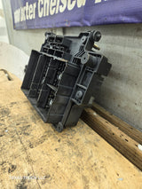 2003-2005 Chevrolet Silverado / GMC Sierra 1500 250 3500 Engine Bay Fuse Box