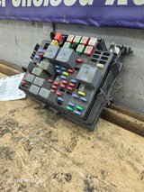 2003-2005 Chevrolet Silverado / GMC Sierra 1500 250 3500 Engine Bay Fuse Box