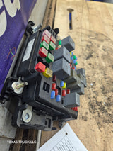 2003-2005 Chevrolet Silverado / GMC Sierra 1500 250 3500 Engine Bay Fuse Box