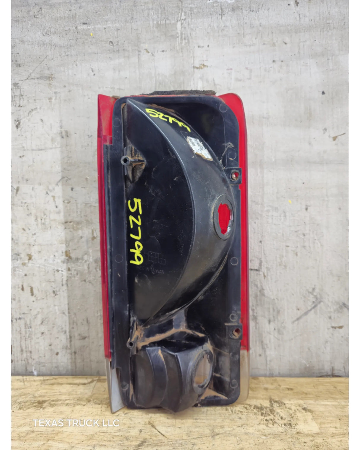 1987-1989 Ford Driver Side Tail Light F150 F250
