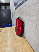 2014-2019 Chevy Silverado Passenger Side Halogen Tail Light 84288723