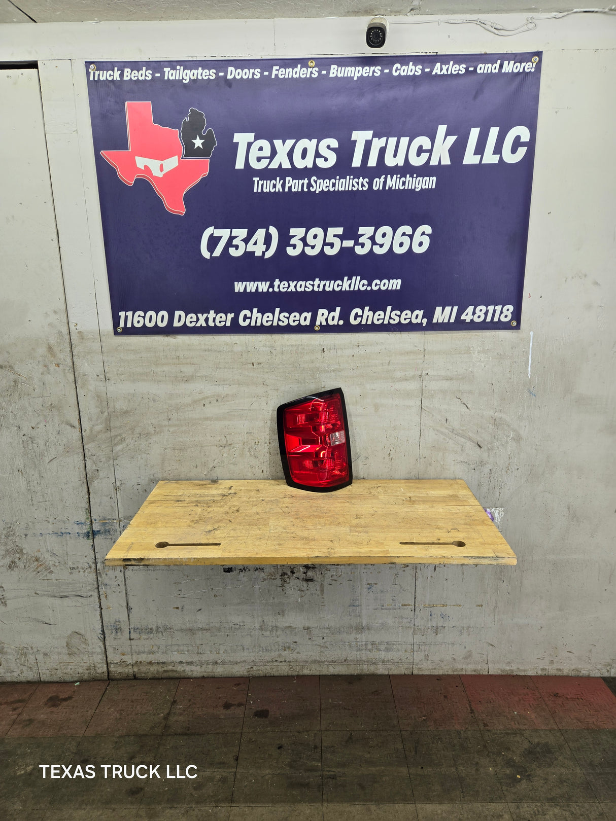 2014-2019 Chevy Silverado Driver Side Halogen Tail Light 84288722