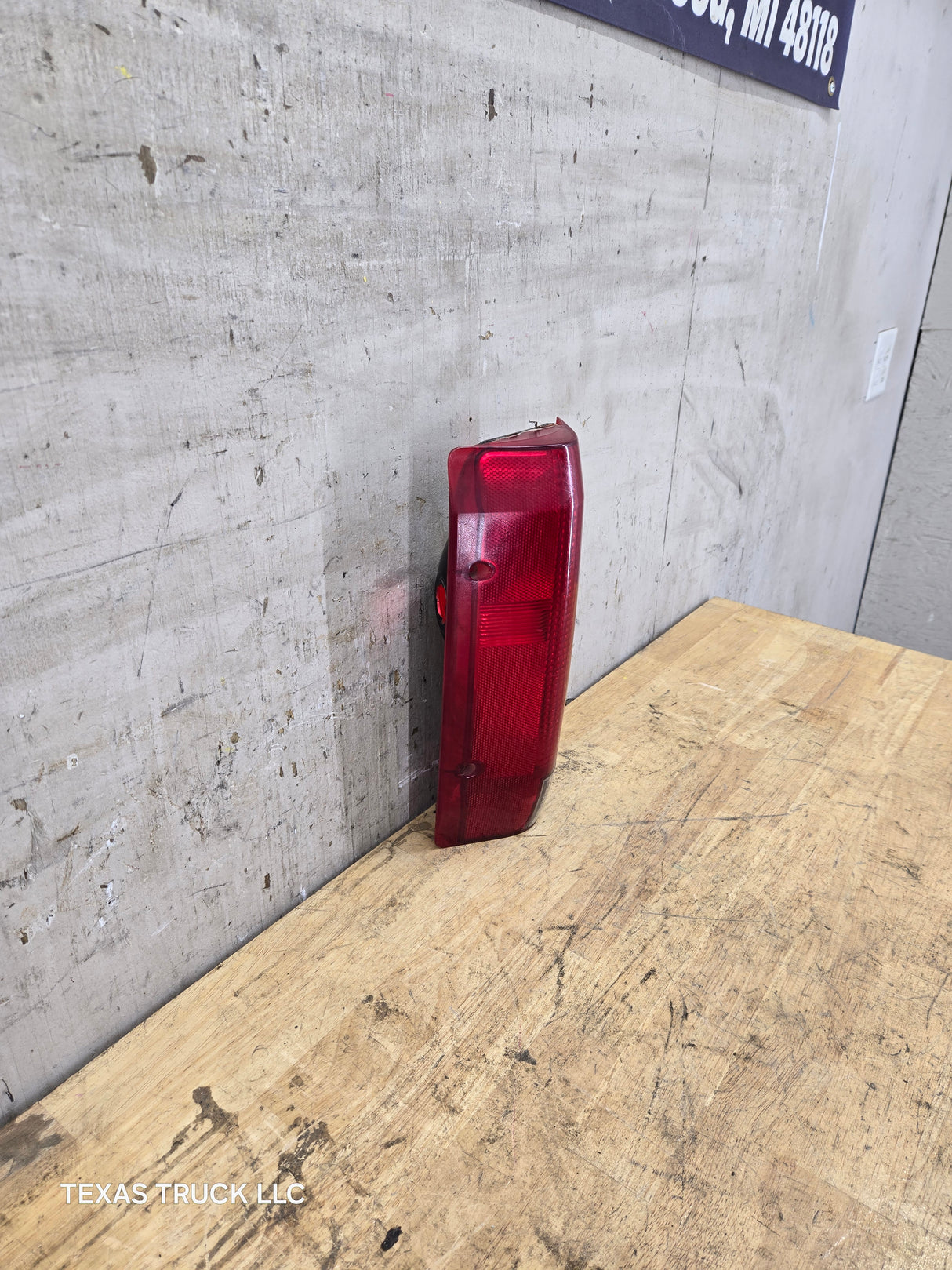 1987-1989 Ford Driver Side Tail Light F150 F250