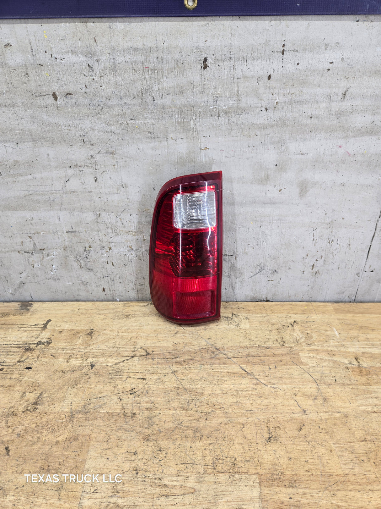 2008-2016 Ford Super Duty Driver Side Tail Light F250 F350 F450 F550