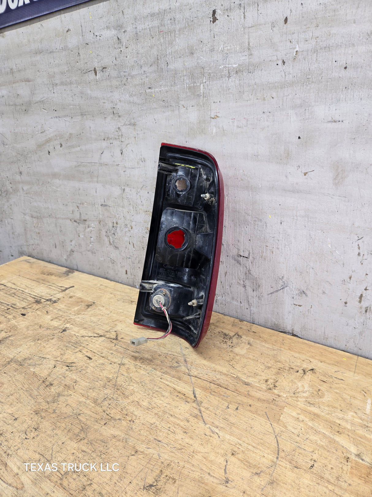 2008-2016 Ford Super Duty Driver Side Tail Light F250 F350 F450 F550