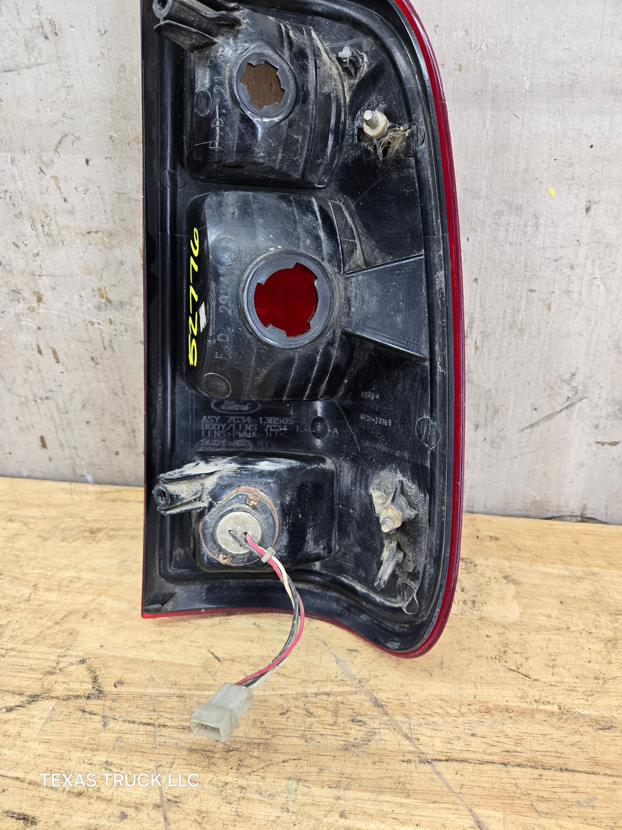 2008-2016 Ford Super Duty Driver Side Tail Light F250 F350 F450 F550