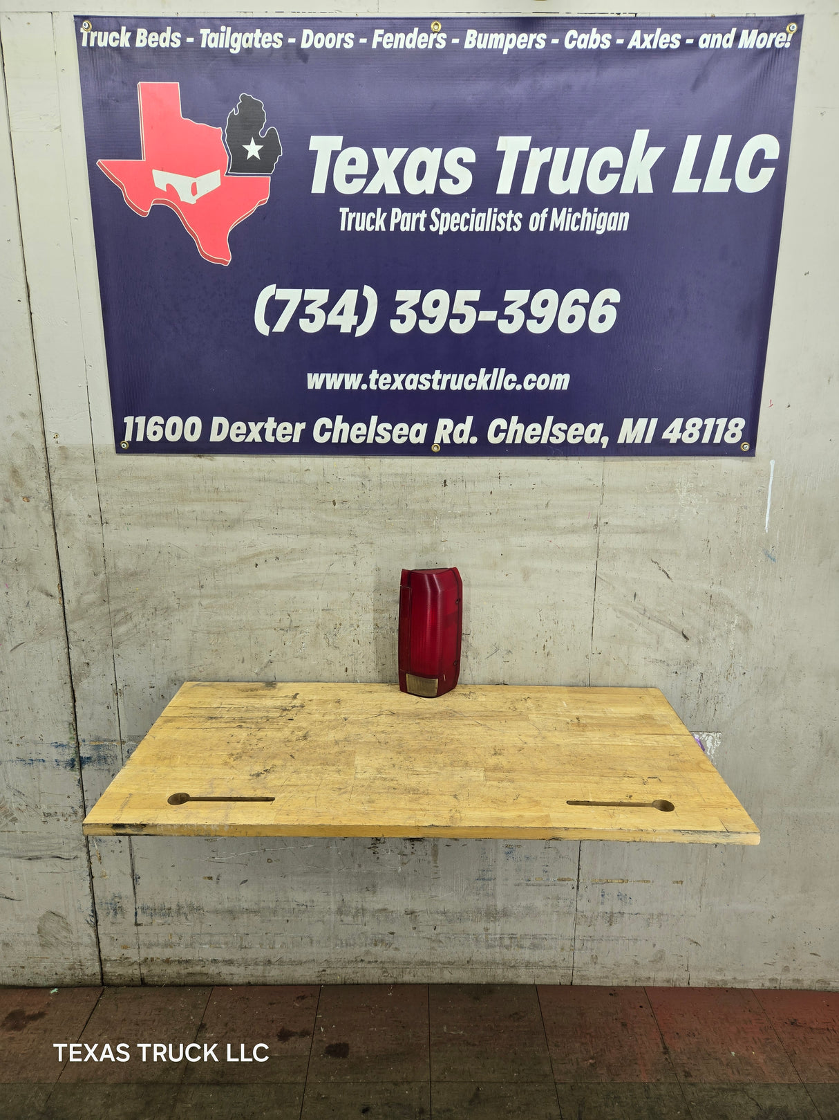 1987-1989 Ford Passenger Side Tail Light F150 F250