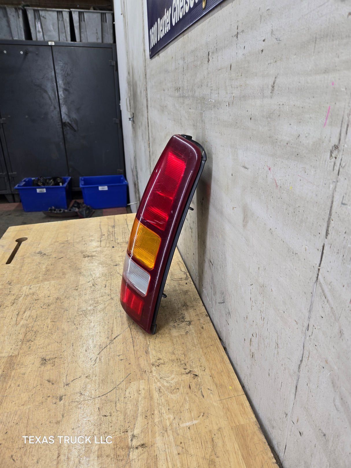 1999–2007 Chevrolet Silverado/GMC Sierra Passenger Side Tail Light