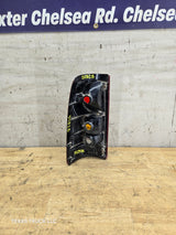 1999–2007 Chevrolet Silverado/GMC Sierra Passenger Side Tail Light