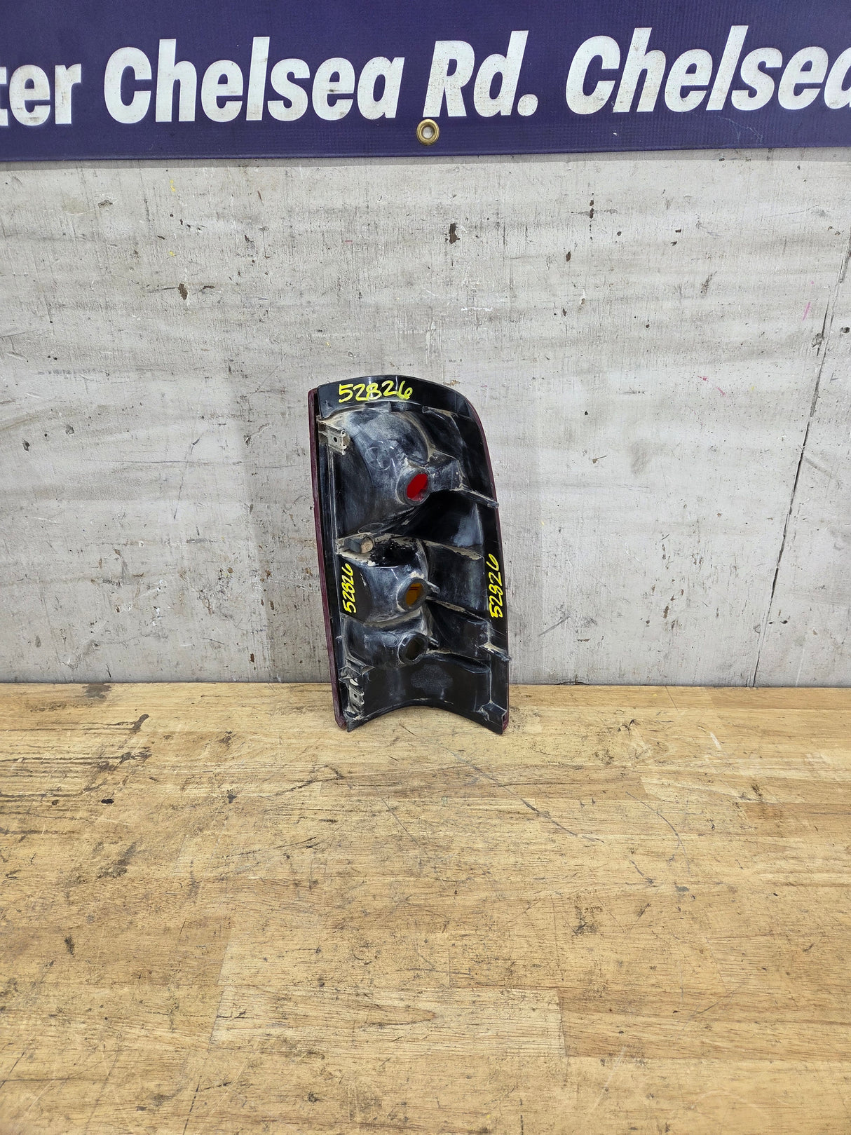 1999–2007 Chevrolet Silverado/GMC Sierra Driver Side Tail Light