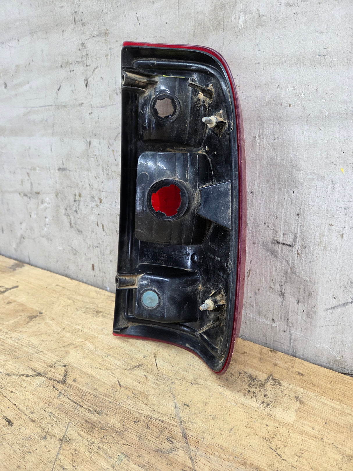 2008-2016 Ford Super Duty Driver Side Tail Light F250 F350 F450 F550