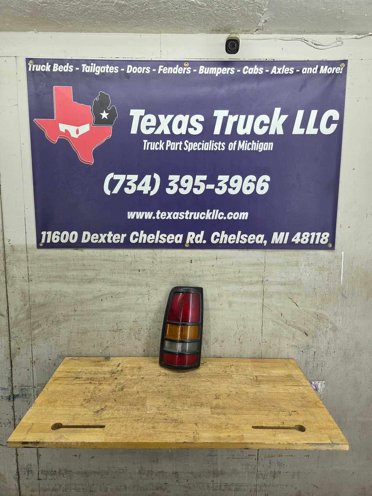 2001–2003 Chevrolet Silverado/GMC 3500 Dually Driver Side Tail Light