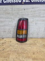 2001–2003 Chevrolet Silverado/GMC 3500 Dually Driver Side Tail Light